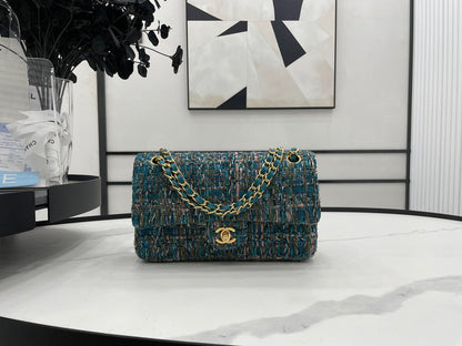 Anum Bags Detail
