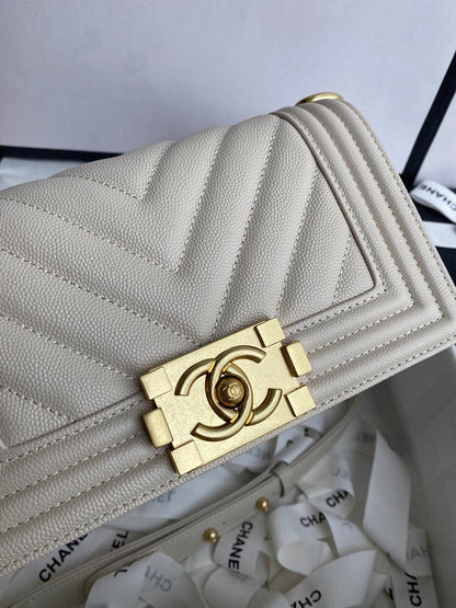 Anum Bags Detail