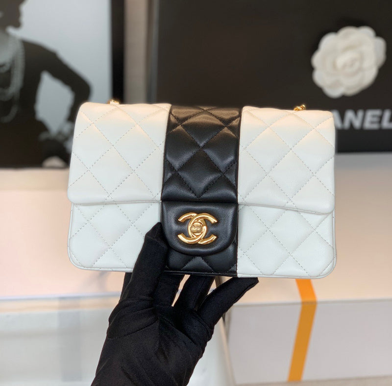 Anum Bags Detail