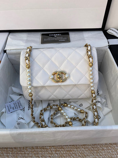 Anum Bags Detail