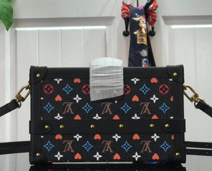 Anum Bags Detail