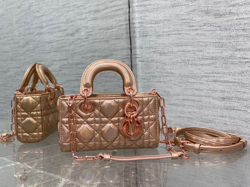 Anum Bags Detail