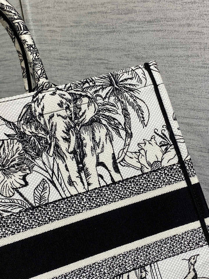 Anum Bags Detail