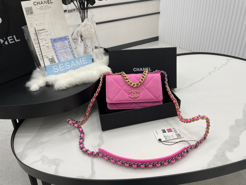 Anum Bags Detail