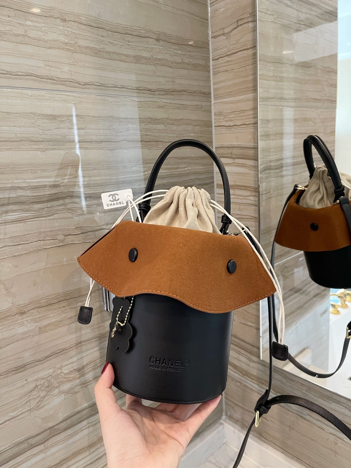 Anum Bags Detail