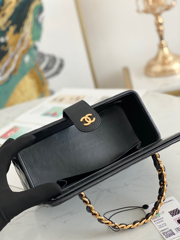 Anum Bags Detail