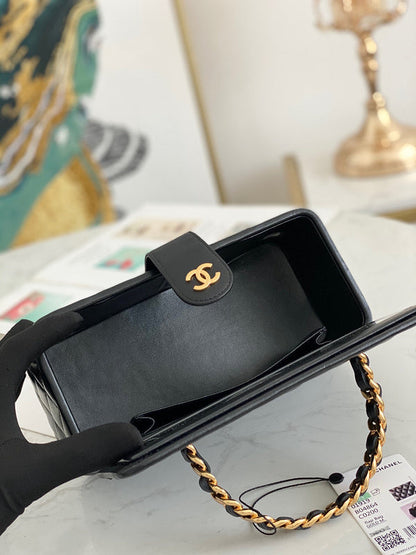 Anum Bags Detail