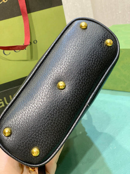 Anum Bags Detail