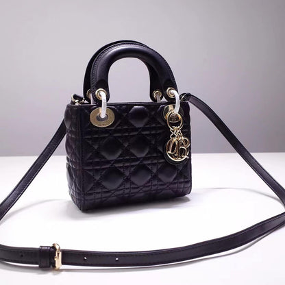 Anum Bags Detail