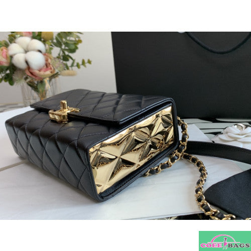 Anum Bags Detail