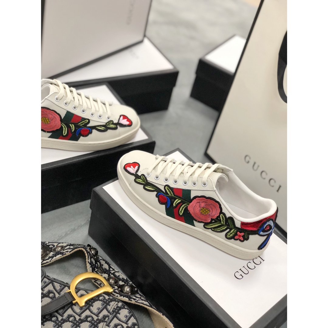 Anum Bags MO-GCI Ace Embroidered 'Floral Sneaker 081