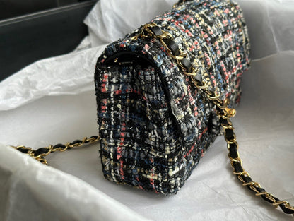 Anum Bags Detail