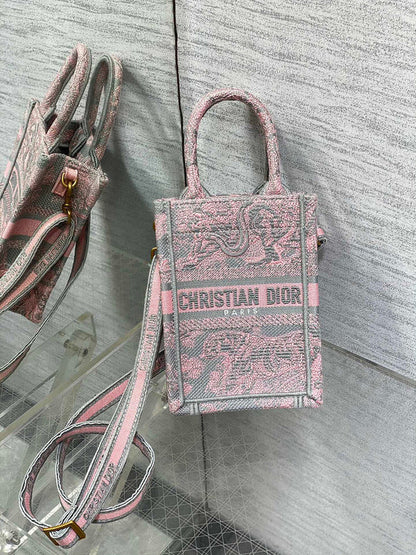 Anum Bags Detail