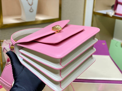 Anum Bags Detail
