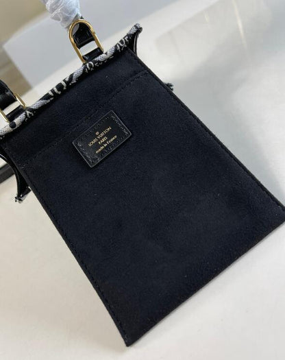 Anum Bags Detail