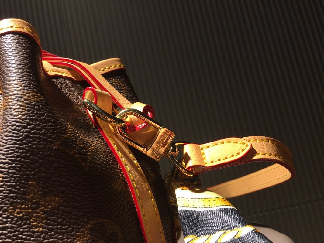 Anum Bags Detail