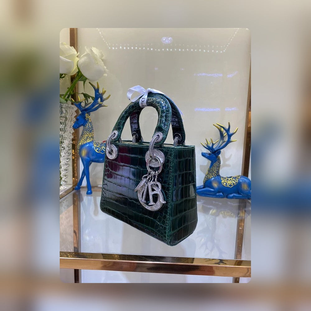 Anum Bags Detail