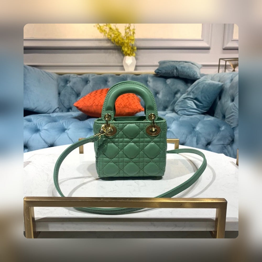 Anum Bags Detail