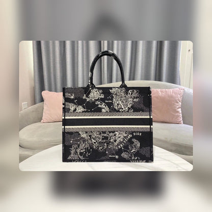 Anum Bags Detail