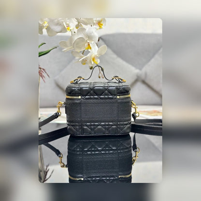 Anum Bags Detail