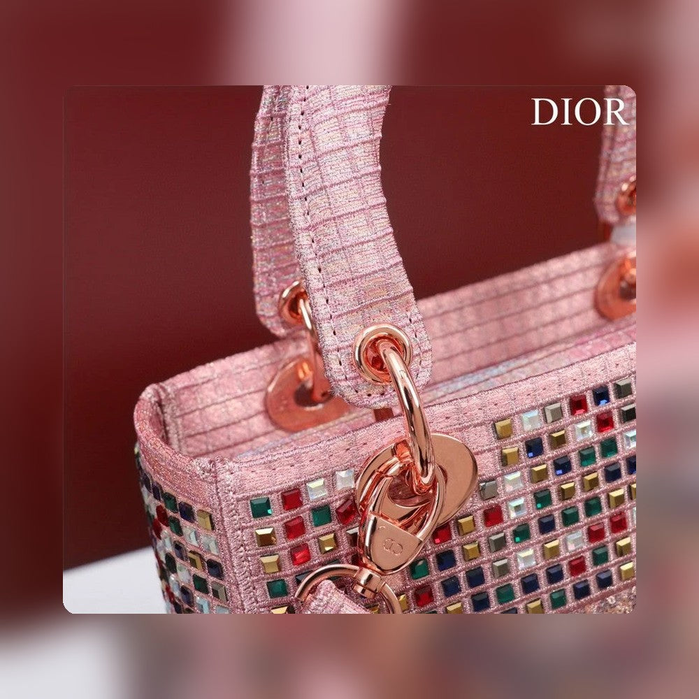 Anum Bags Detail
