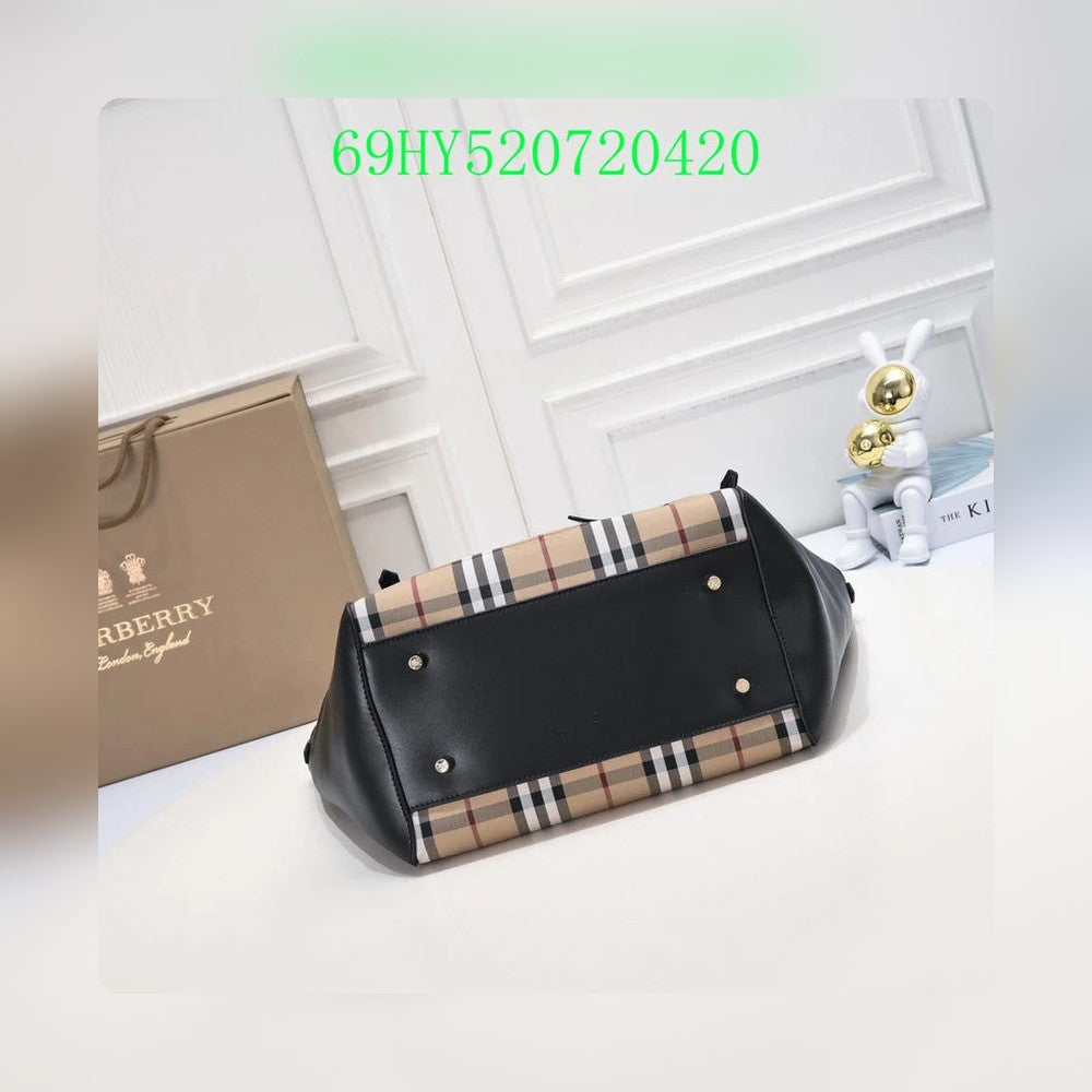 Anum Bags Detail