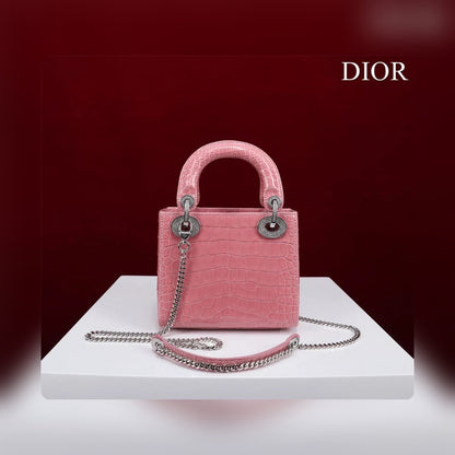 Anum Bags Detail