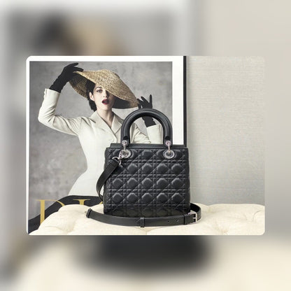 Anum Bags Detail