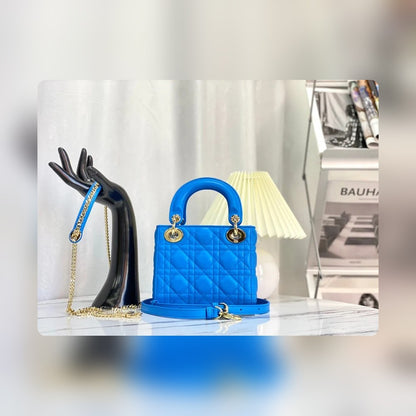 Anum Bags Detail
