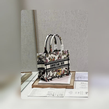 Anum Bags Detail