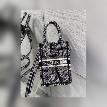 Anum Bags Detail
