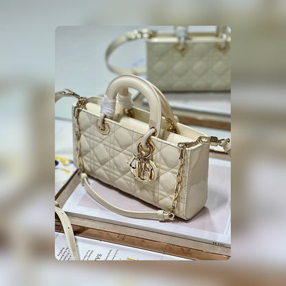 Anum Bags Detail