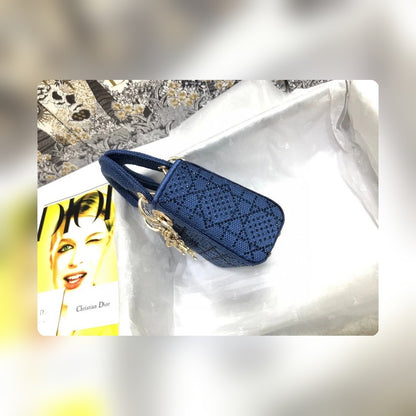 Anum Bags Detail