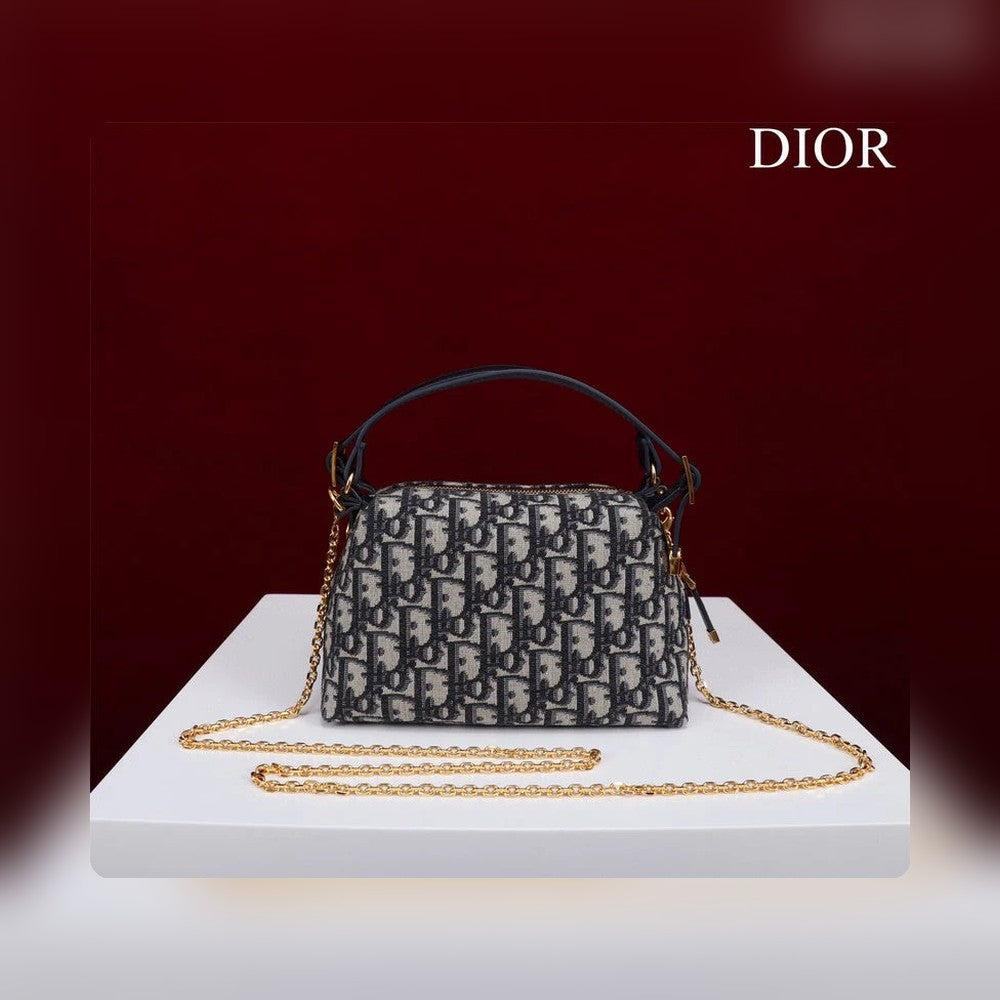 Anum Bags Detail