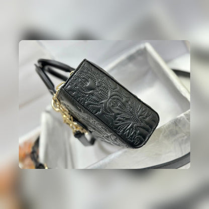 Anum Bags Detail