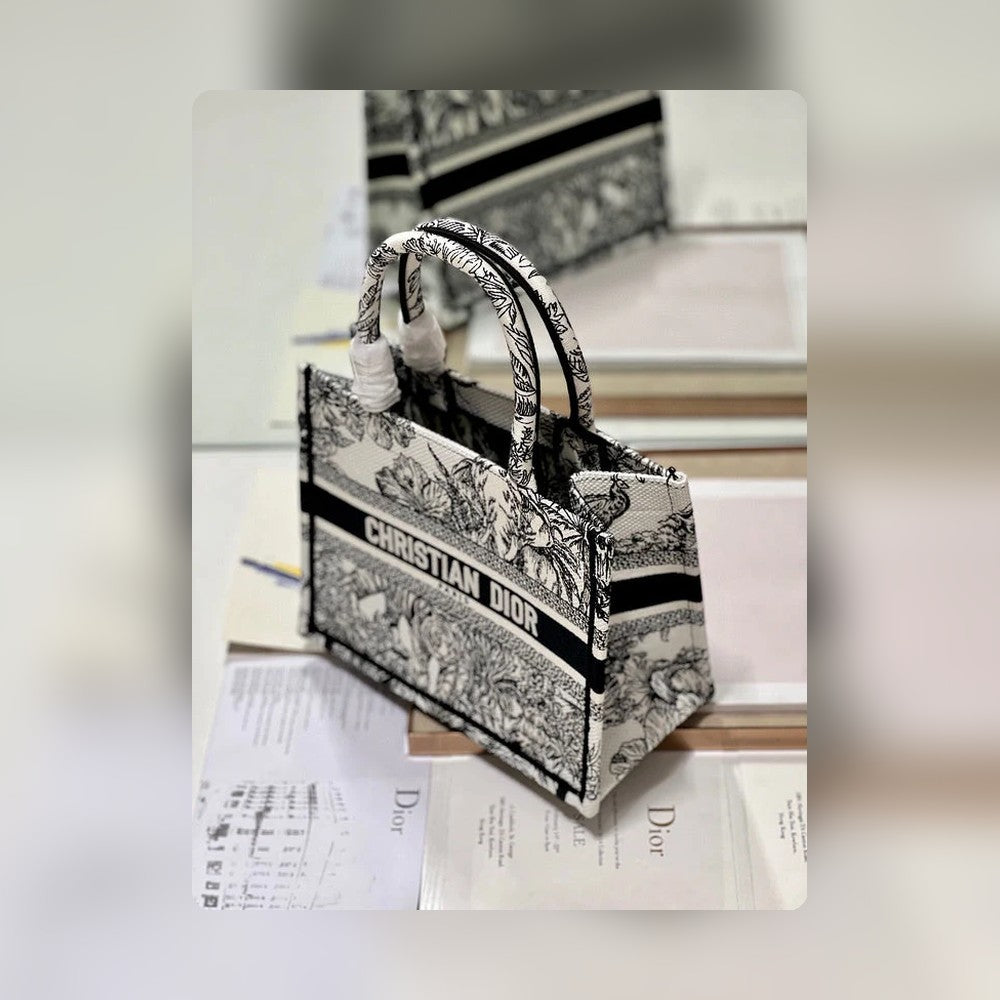 Anum Bags Detail