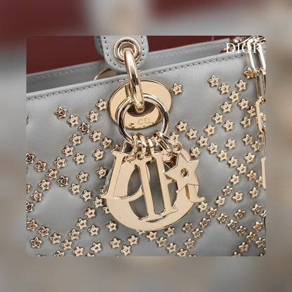 Anum Bags Detail