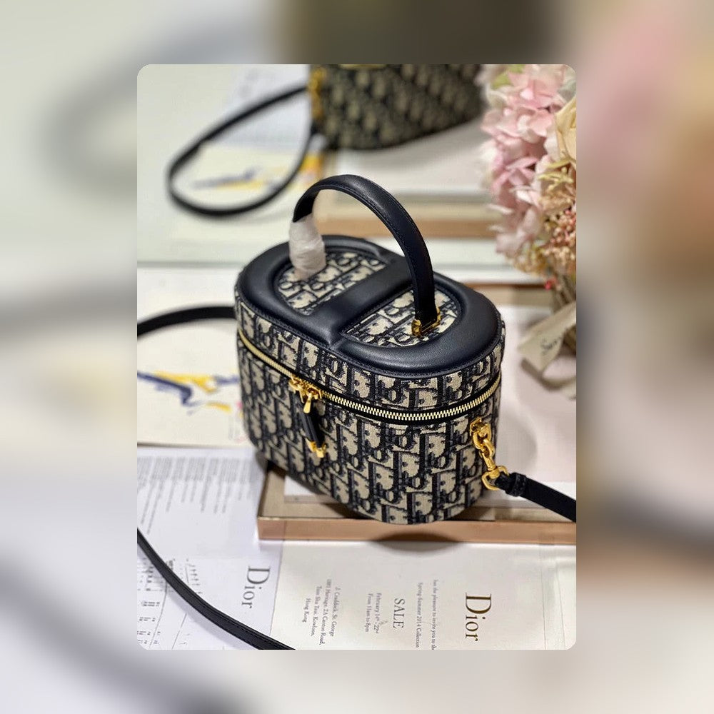 Anum Bags Detail
