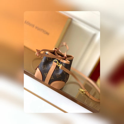 Anum Bags Detail
