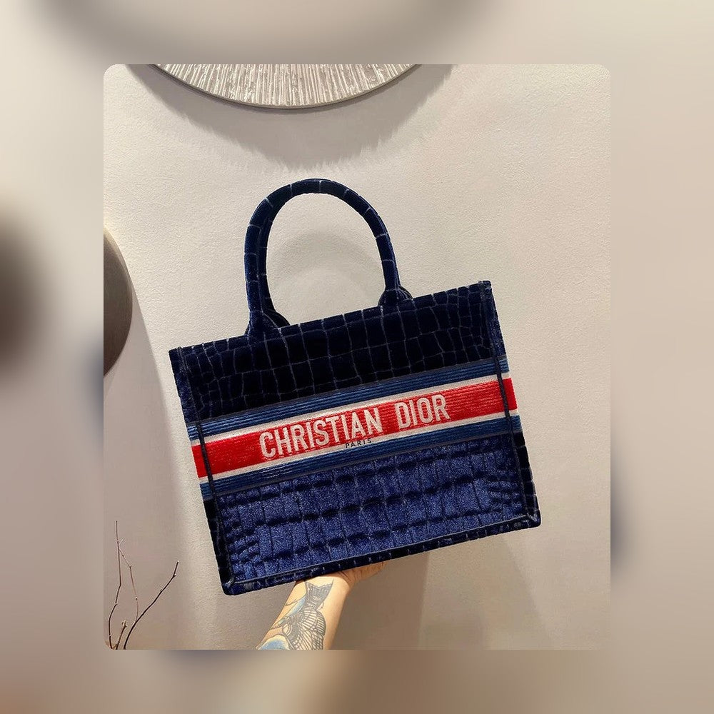 Anum Bags Detail