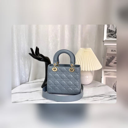 Anum Bags Detail