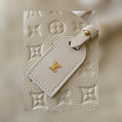 Anum Bags Detail