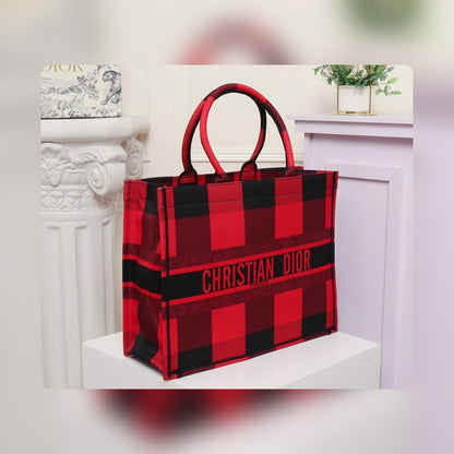 Anum Bags Detail
