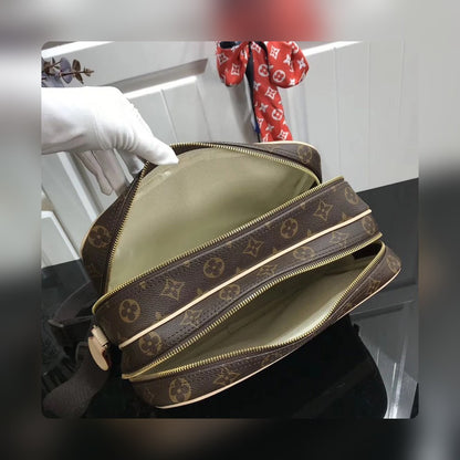 Anum Bags Detail