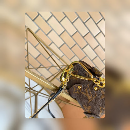 Anum Bags Detail