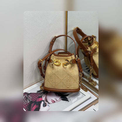 Anum Bags Detail