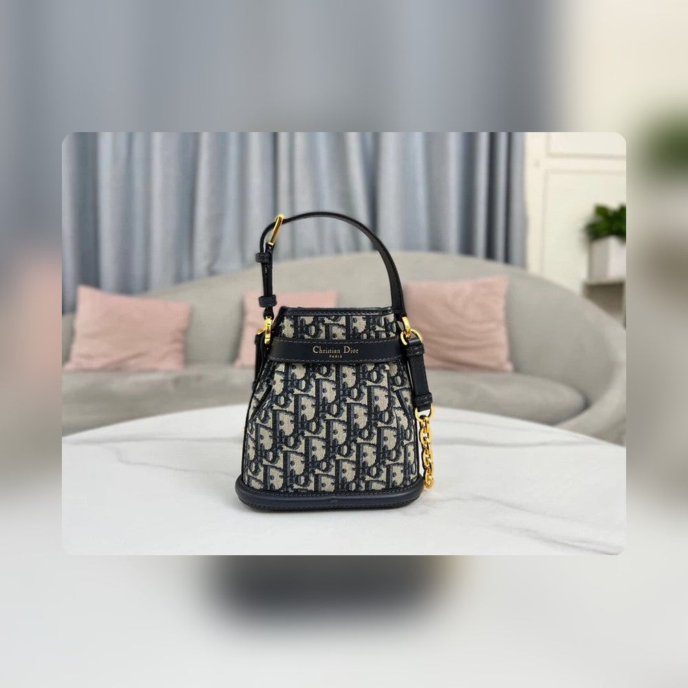 Anum Bags Detail