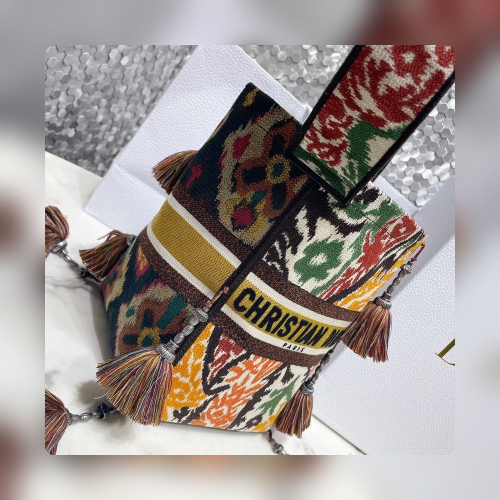 Anum Bags Detail