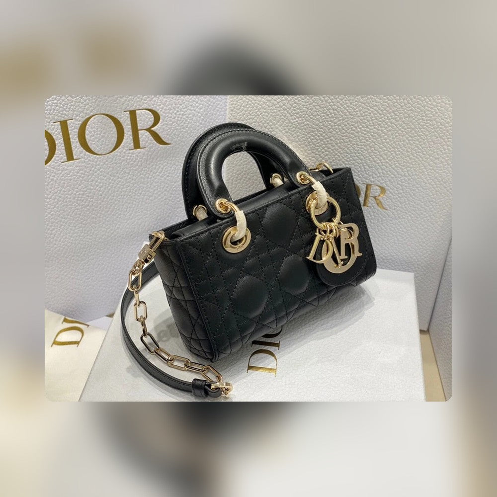 Anum Bags Detail