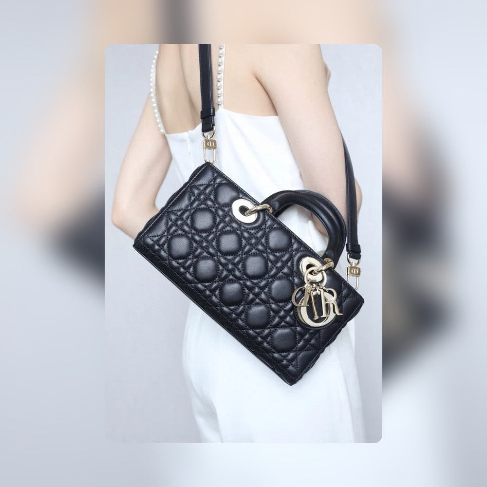 Anum Bags Detail